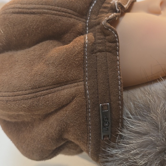 UGG Australia shearling hat - Picture 3 of 6